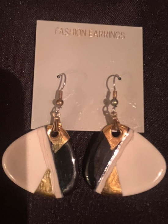 Jewelry - Vintage Late 80’s and Early 90’s Earrings.